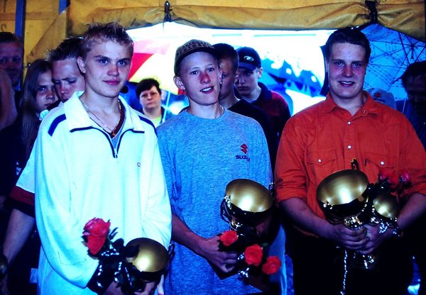Vas. Miika Kyynäräinen, Lari Kalke ja Jarrko Waskinen Siilinjärvi Junnu SM 125cc 1998
